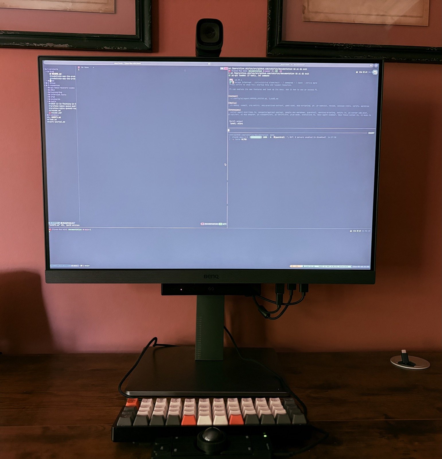 My desk in 2026: Planck keyboard, Keychron Nape Pro trackball and a terminal-first setup